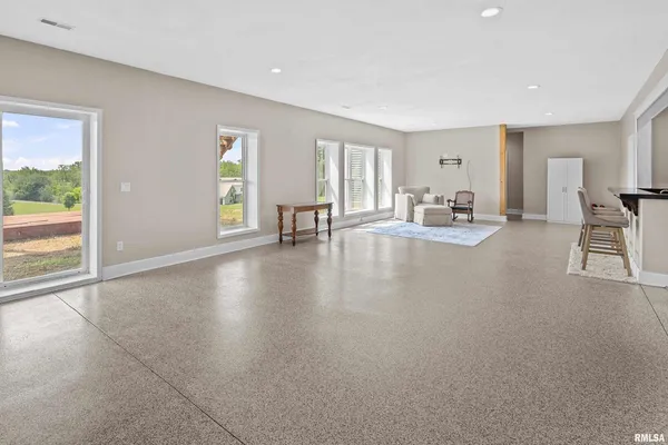 $700,000 | 1335 North Utah Avenue, Davenport, IA 52804