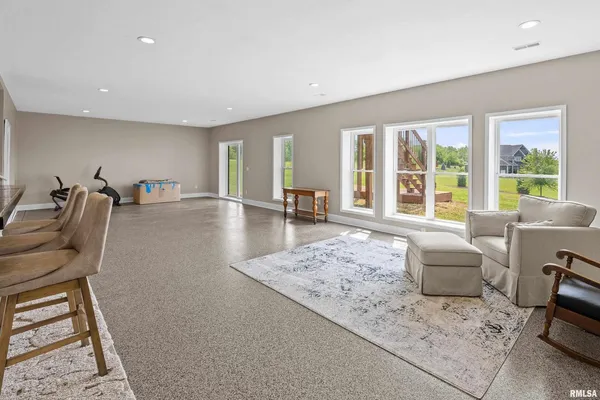 $700,000 | 1335 North Utah Avenue, Davenport, IA 52804