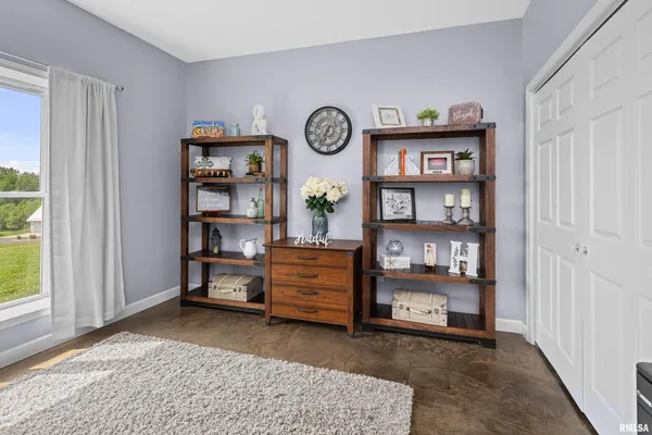 $700,000 | 1335 North Utah Avenue, Davenport, IA 52804