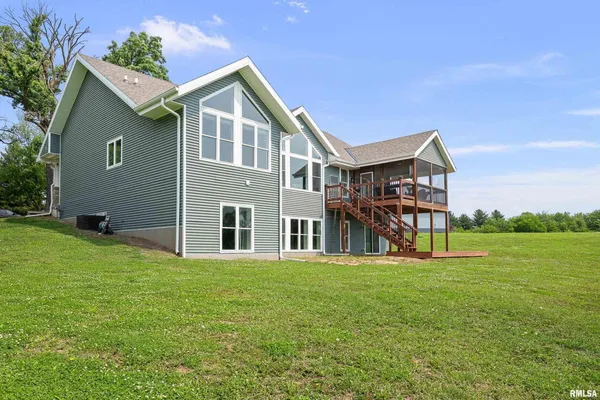 $700,000 | 1335 North Utah Avenue, Davenport, IA 52804