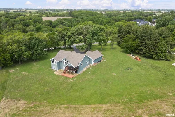 $700,000 | 1335 North Utah Avenue, Davenport, IA 52804