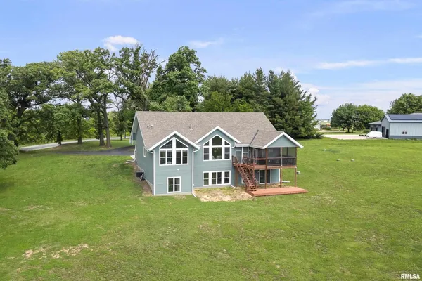 $700,000 | 1335 North Utah Avenue, Davenport, IA 52804