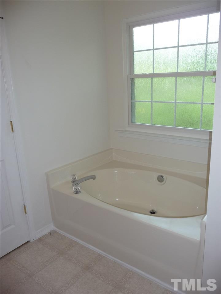 5617 Enoree Lane Raleigh, NC 27616 - Photo 12 of 18 Gallery Image 12