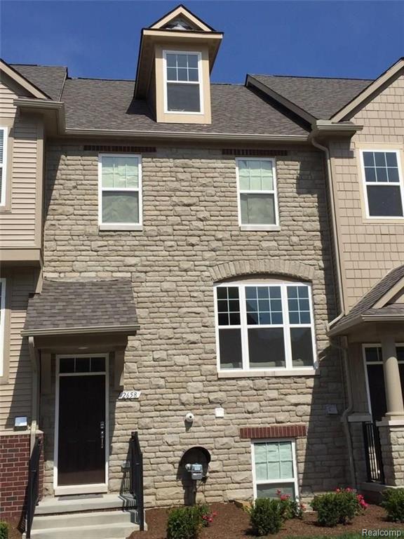 2912 Glenbar Circle Rochester, MI 48307 - Photo 1 of 30