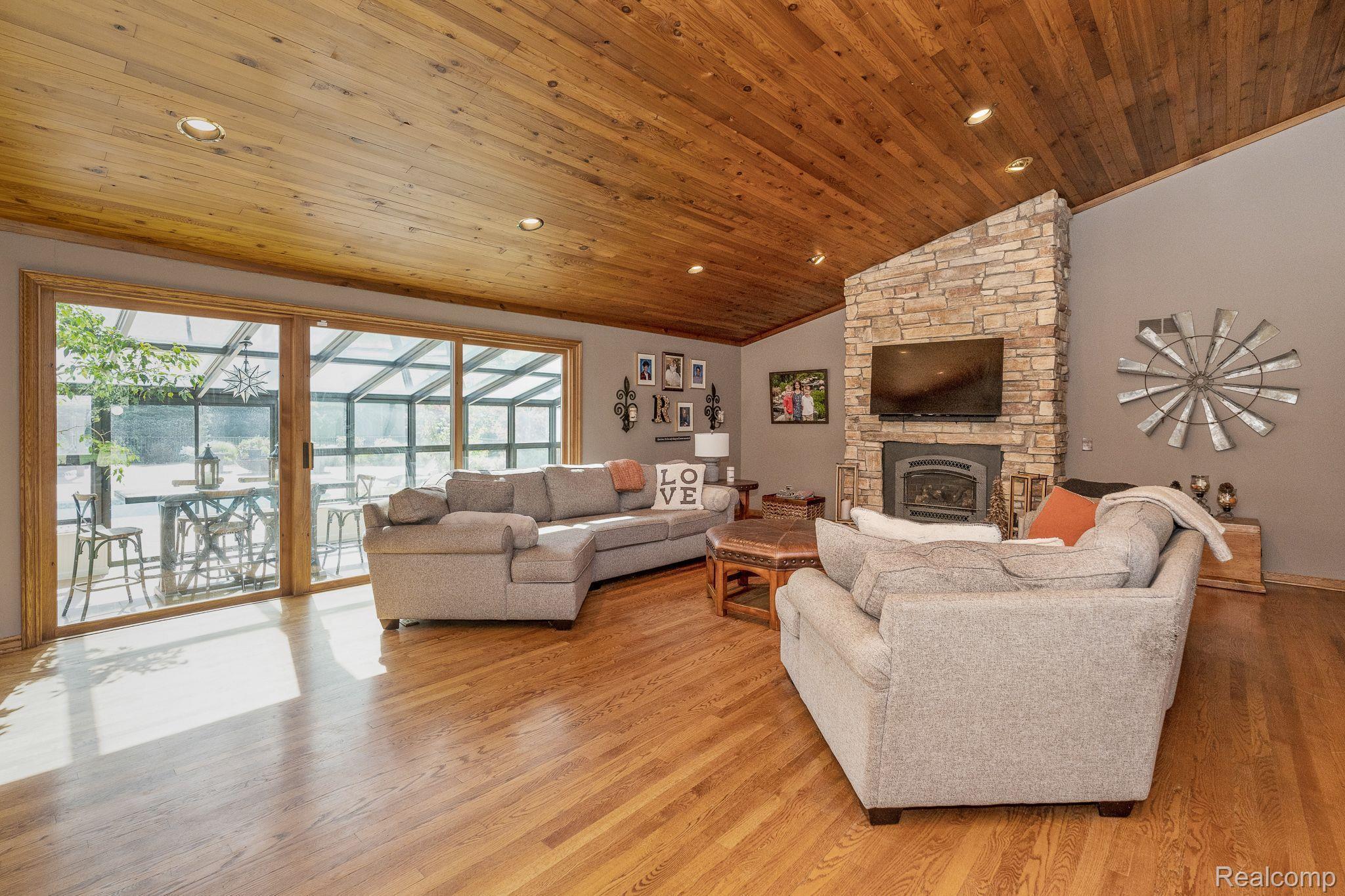 3965 Collins Road Oakland, MI 48363 - Photo 5 of 63 Gallery Image 5
