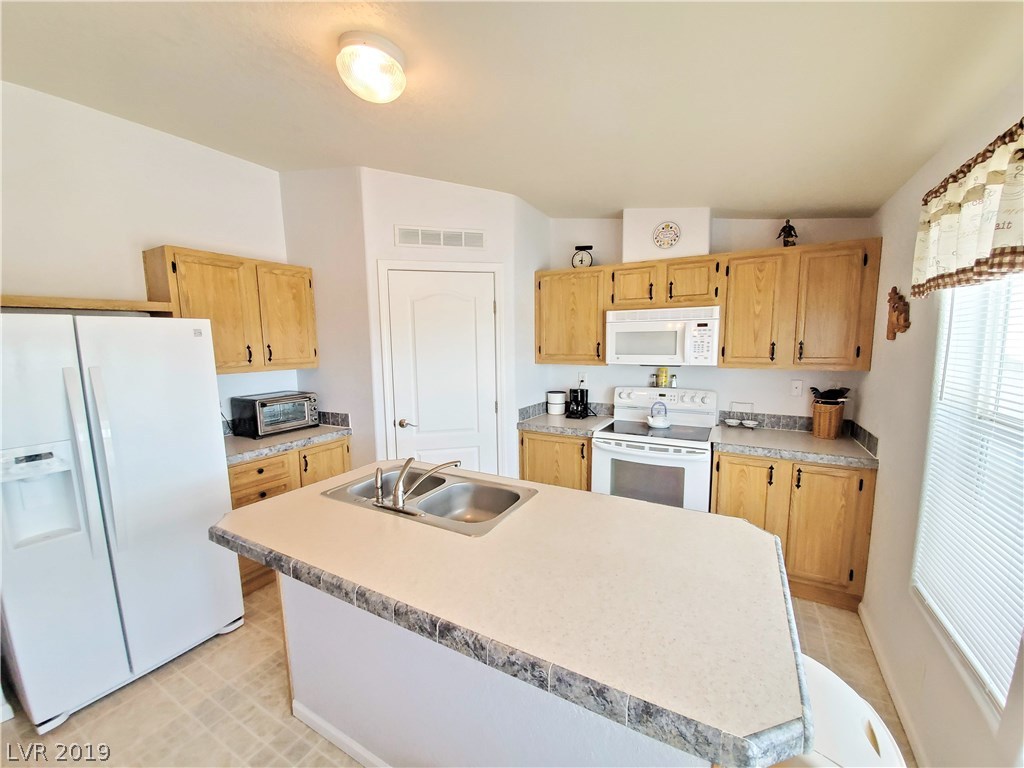 661 Fort Churchill Road Pahrump, NV 89060 - Photo 6 of 44 Gallery Image 6