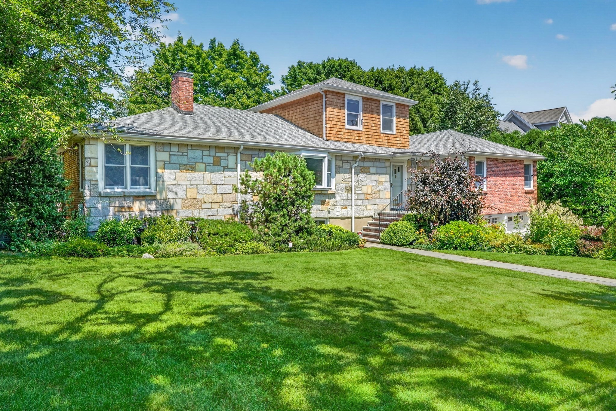 22 Nardell Road Newton, MA 02459 - Photo 2 of 34 Gallery Image 2