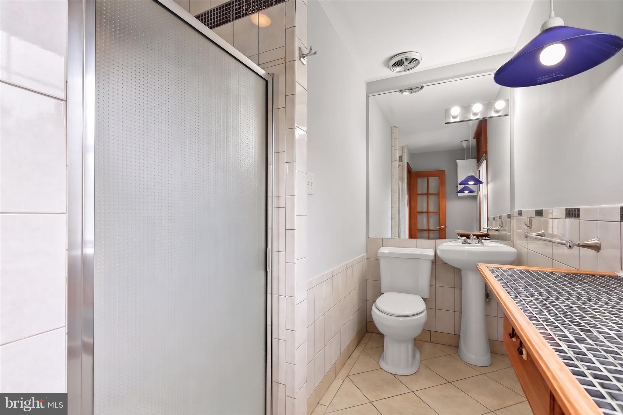 351 Homeland Southway, Unit 3D Baltimore, MD 21212 - Photo 15 of 29 Primary En Suite Bath