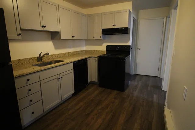 $1,975 | 73 East Broadway, Unit O, Derry, NH 03038