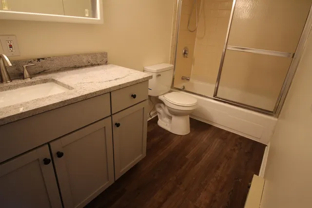 $1,975 | 73 East Broadway, Unit O, Derry, NH 03038