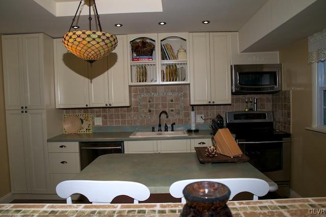 1225 Stark Road Bethlehem, PA 18017 - Photo 3 of 26 Gallery Image 3