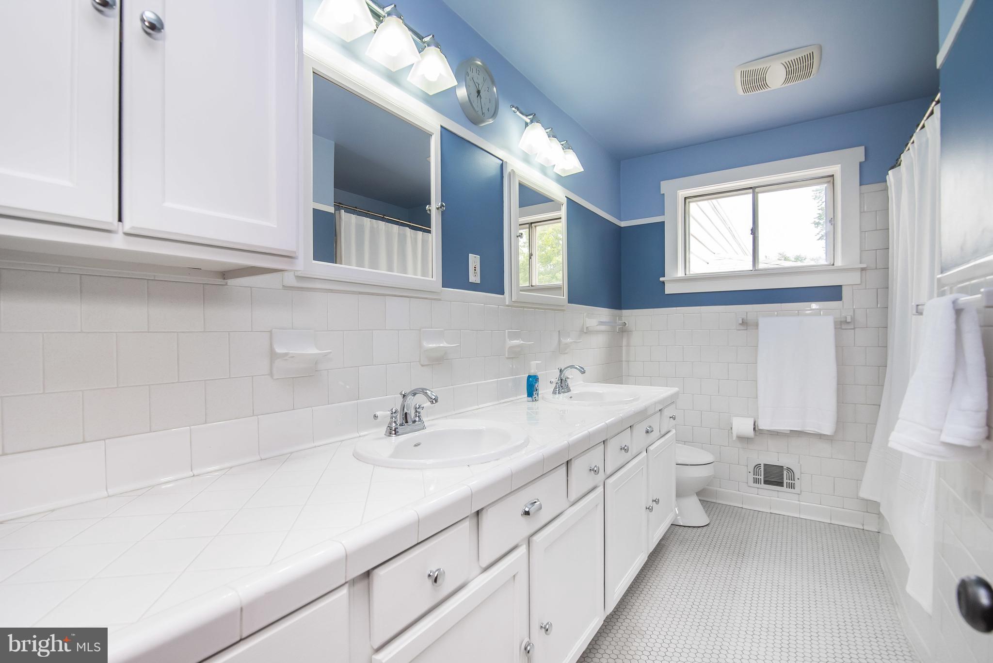9526 Frederick Road Ellicott City, MD 21042 - Photo 18 of 28 Bath