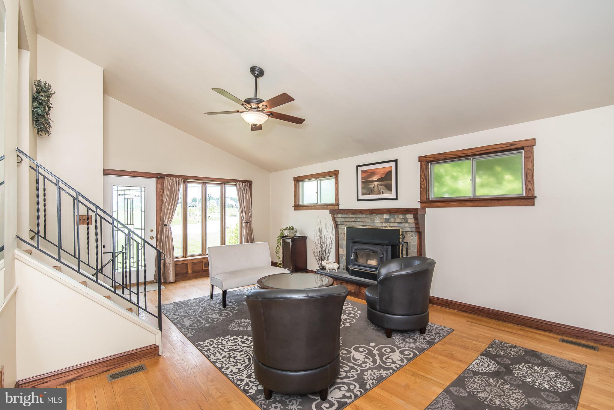 9526 Frederick Road Ellicott City, MD 21042 - Photo 4 of 28 Living Room