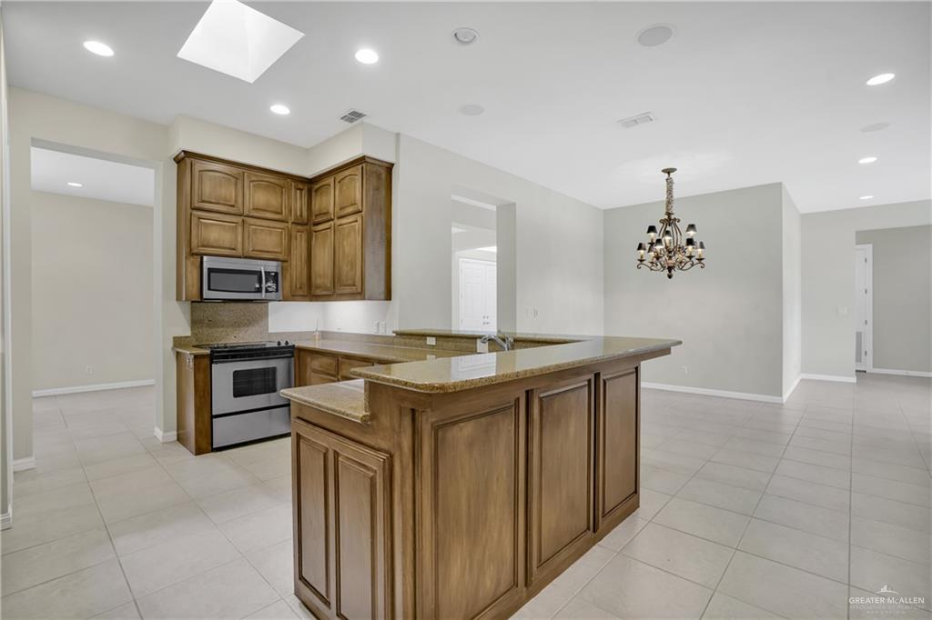 301 Bales Road, Unit 4 McAllen, TX 78503 - Photo 12 of 20