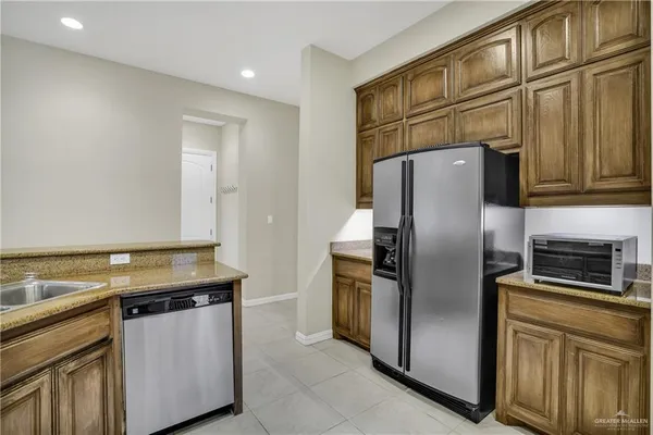 $3,900 | 301 Bales Road, Unit 4, McAllen, TX 78503