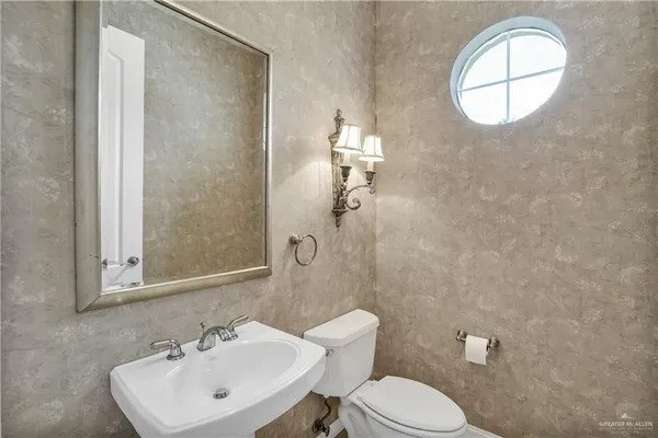 $3,900 | 301 Bales Road, Unit 4, McAllen, TX 78503