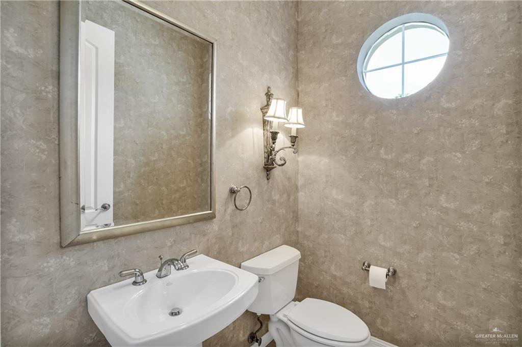 301 Bales Road, Unit 4 McAllen, TX 78503 - Photo 10 of 20