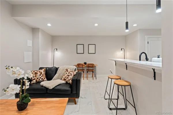 $2,250 | 2905 West 4th Avenue, Denver, CO 80219