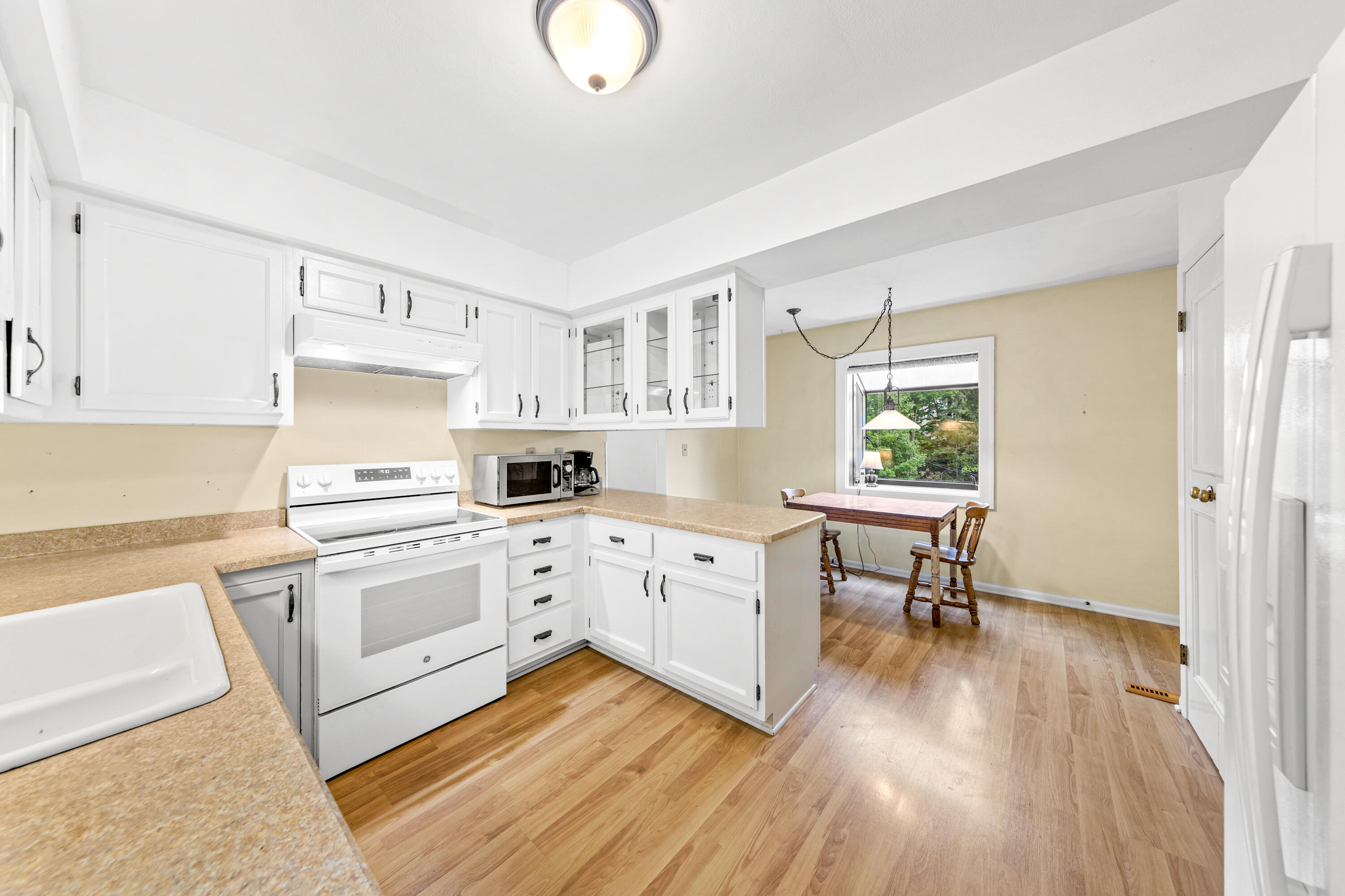 13370 West Bluemound Road, Unit 3 Elm Grove, WI 53122 - Photo 3 of 22 Kitchen