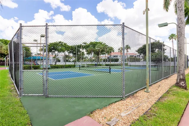 $2,278 | 17200 Northwest 64th Avenue, Unit 21306, Hialeah, FL 33015