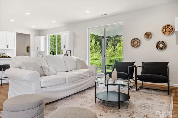 $799,690 | 1422 60th Avenue Northeast, Tacoma, WA 98422