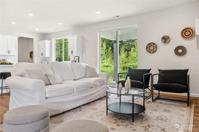 $839,950 | 1422 60th Avenue Northeast, Tacoma, WA 98422