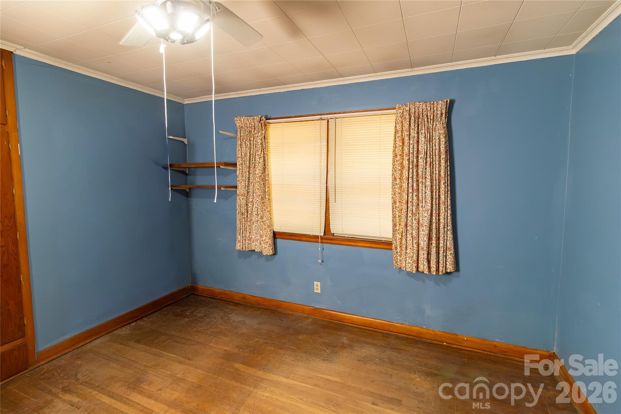 609 Wilcox Avenue Gaffney, SC 29341 - Photo 17 of 23 a view of an empty room with a window