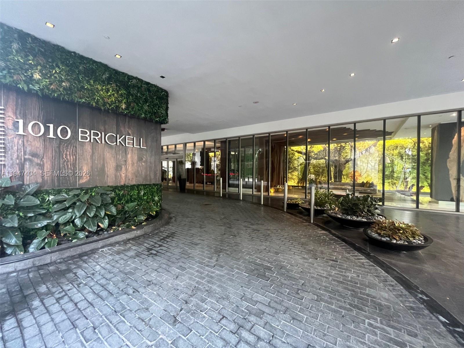 1010 Brickell Avenue, Unit 2406 Miami, FL 33131 - Photo 2 of 17