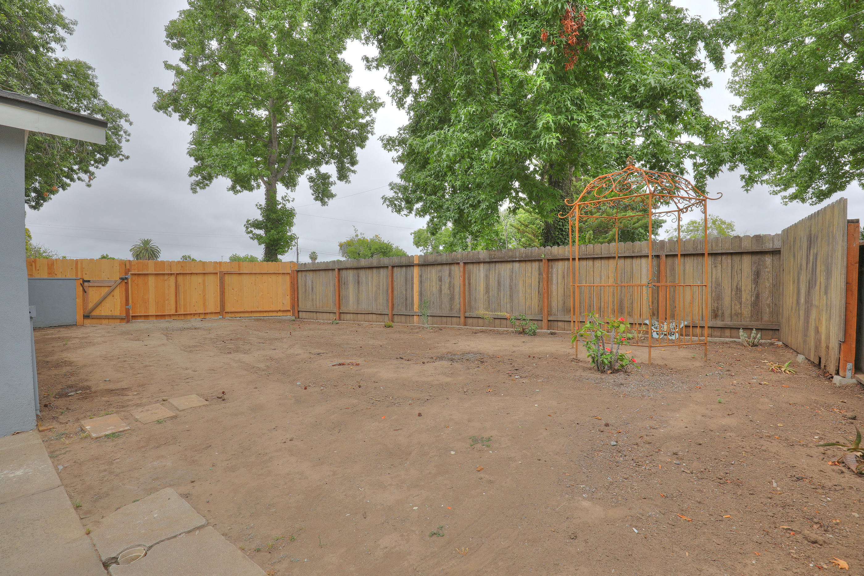 6200 Covington Way Goleta, CA 93117 - Photo 20 of 21 Large Private Yard