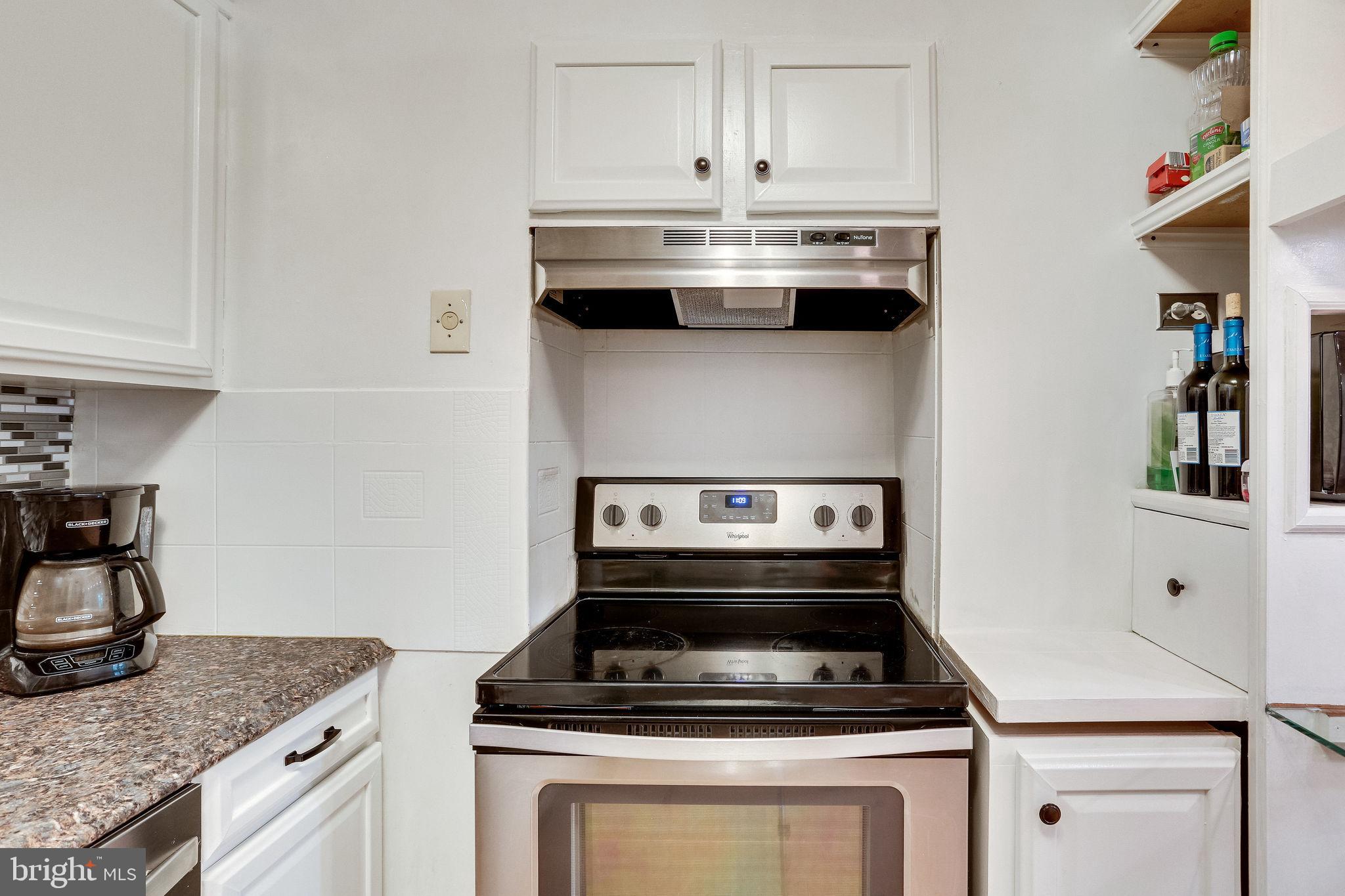 6280 Edsall Road, Unit 201 Alexandria, VA 22312 - Photo 15 of 40 Newer appliances