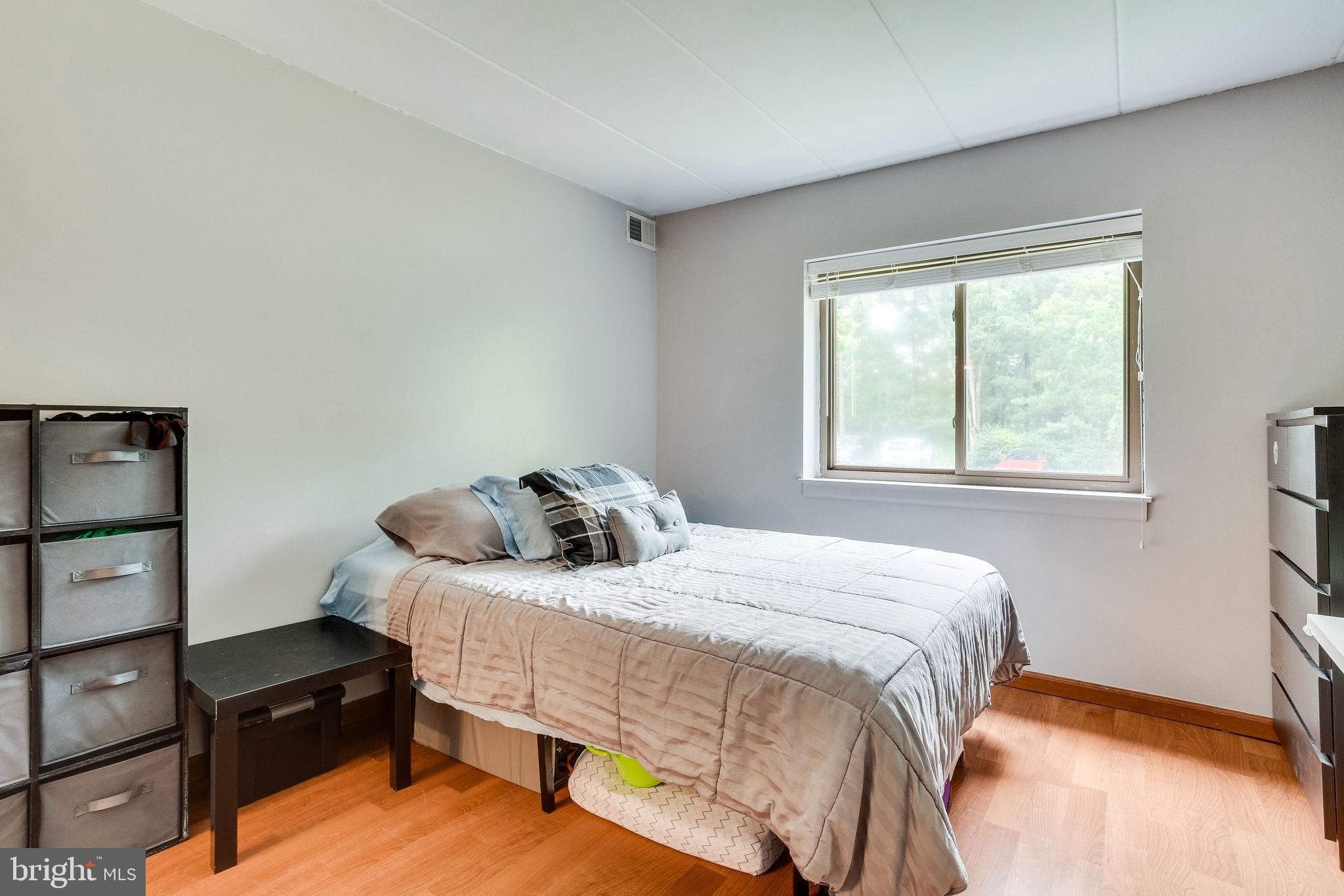 6280 Edsall Road, Unit 201 Alexandria, VA 22312 - Photo 25 of 40 Master Bedroom