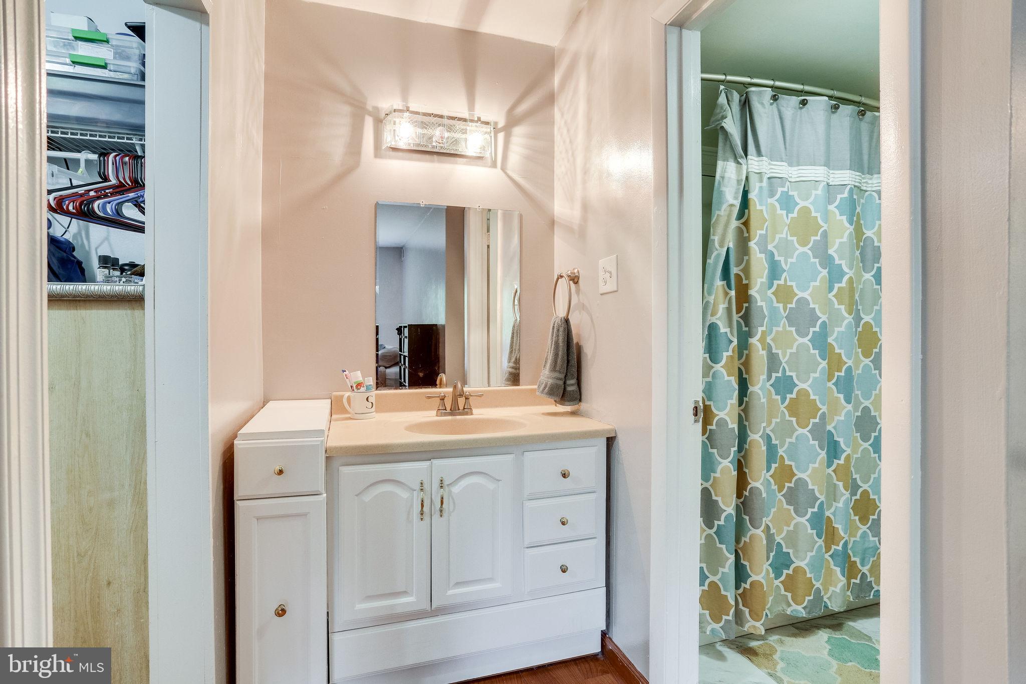 6280 Edsall Road, Unit 201 Alexandria, VA 22312 - Photo 28 of 40 Master Bathroom