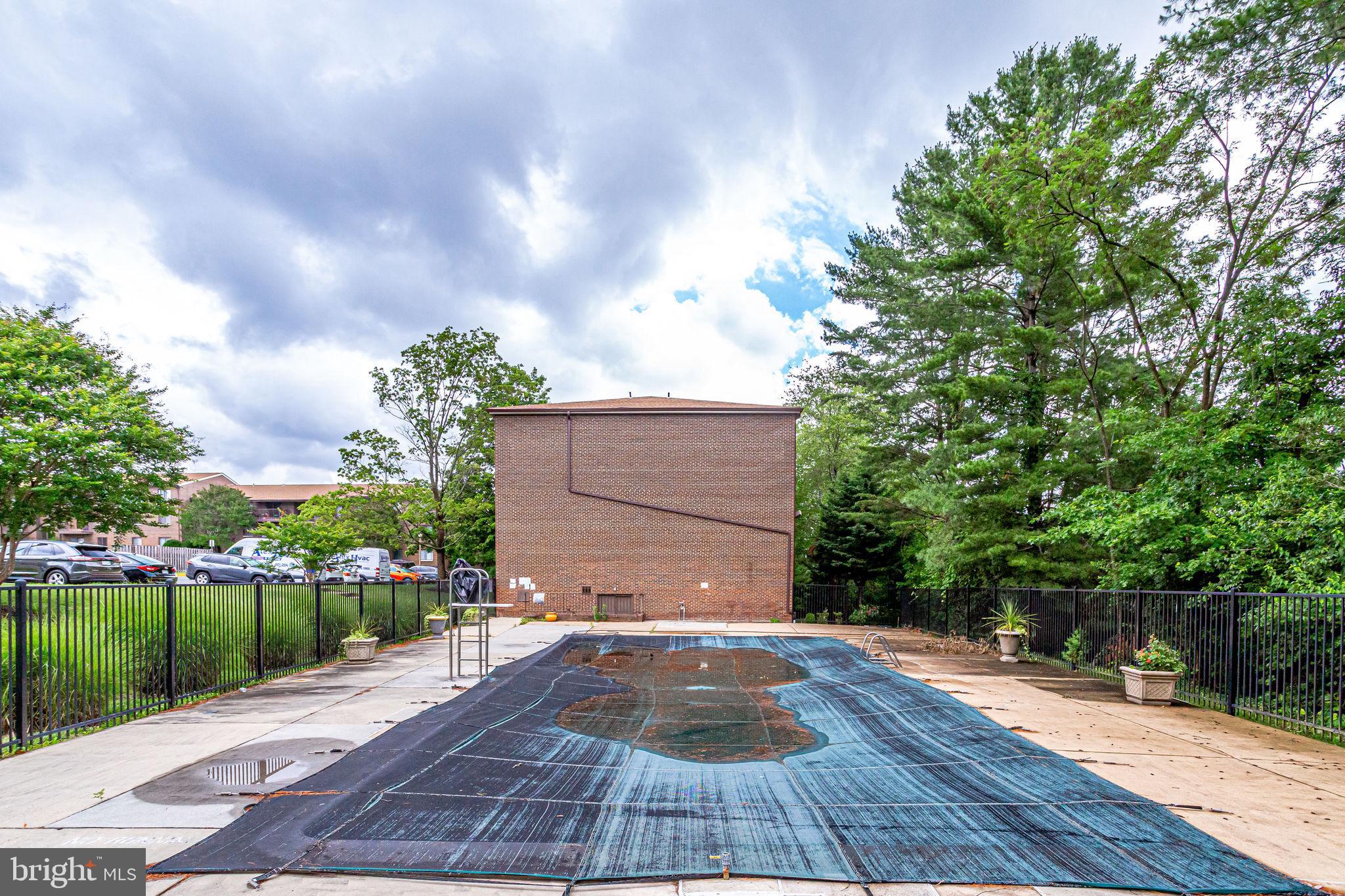 6280 Edsall Road, Unit 201 Alexandria, VA 22312 - Photo 35 of 40 Community Pool