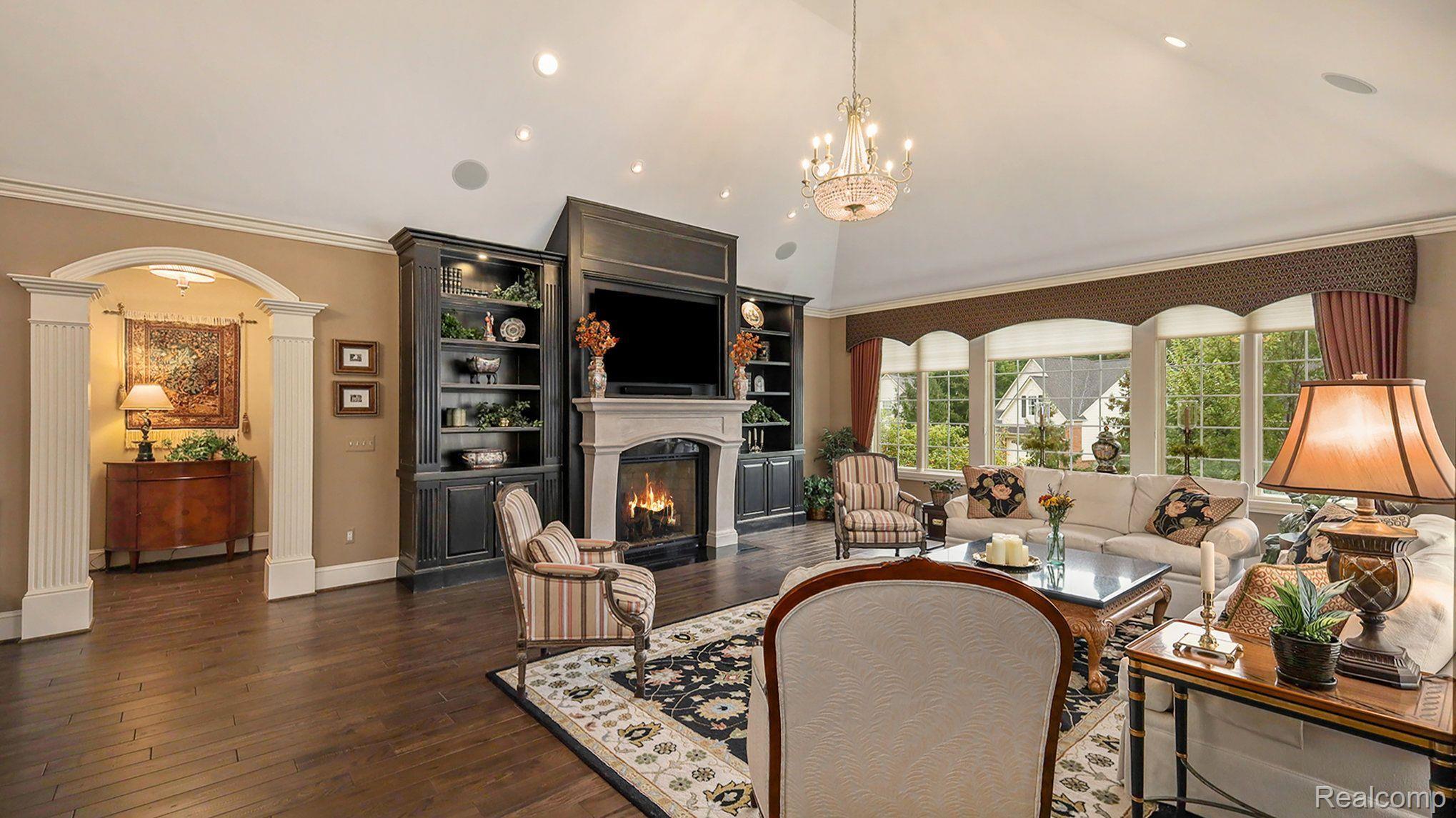 547 City View Court, Unit 30 Rochester, MI 48306 - Photo 12 of 47 Family Room