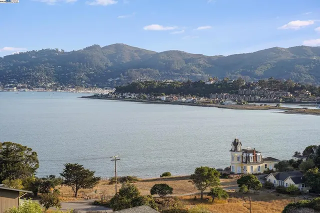 $3,900 | 34 Andrew Drive, Tiburon, CA 94920