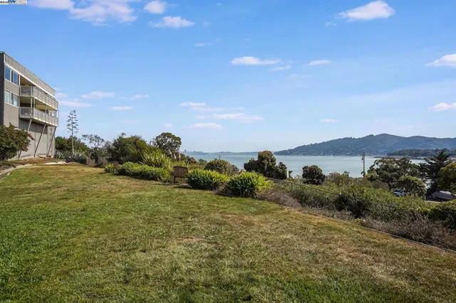 $3,900 | 34 Andrew Drive, Tiburon, CA 94920