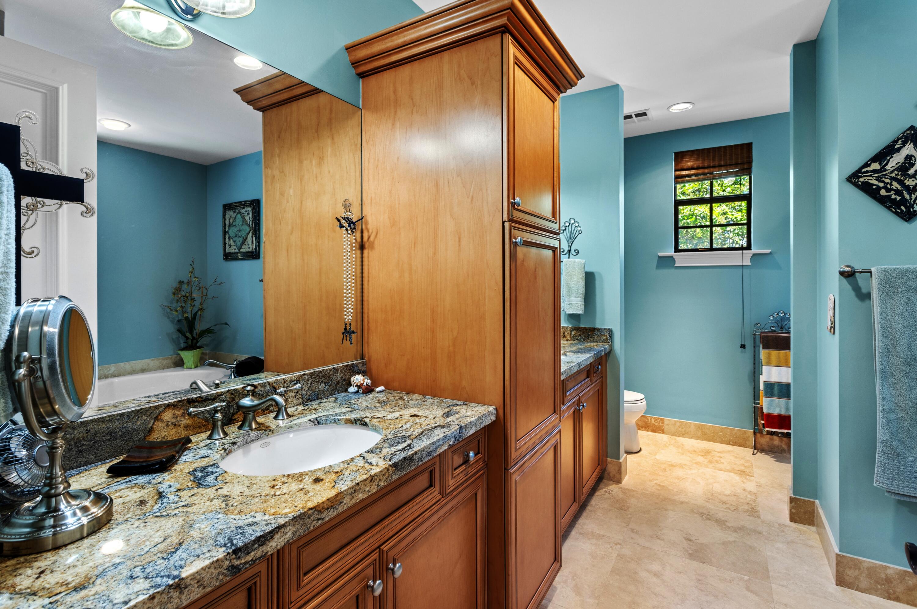 110 Gleason Street, Unit 202 Delray Beach, FL 33483 - Photo 17 of 40 mls_PRIMARY_BATHROOM