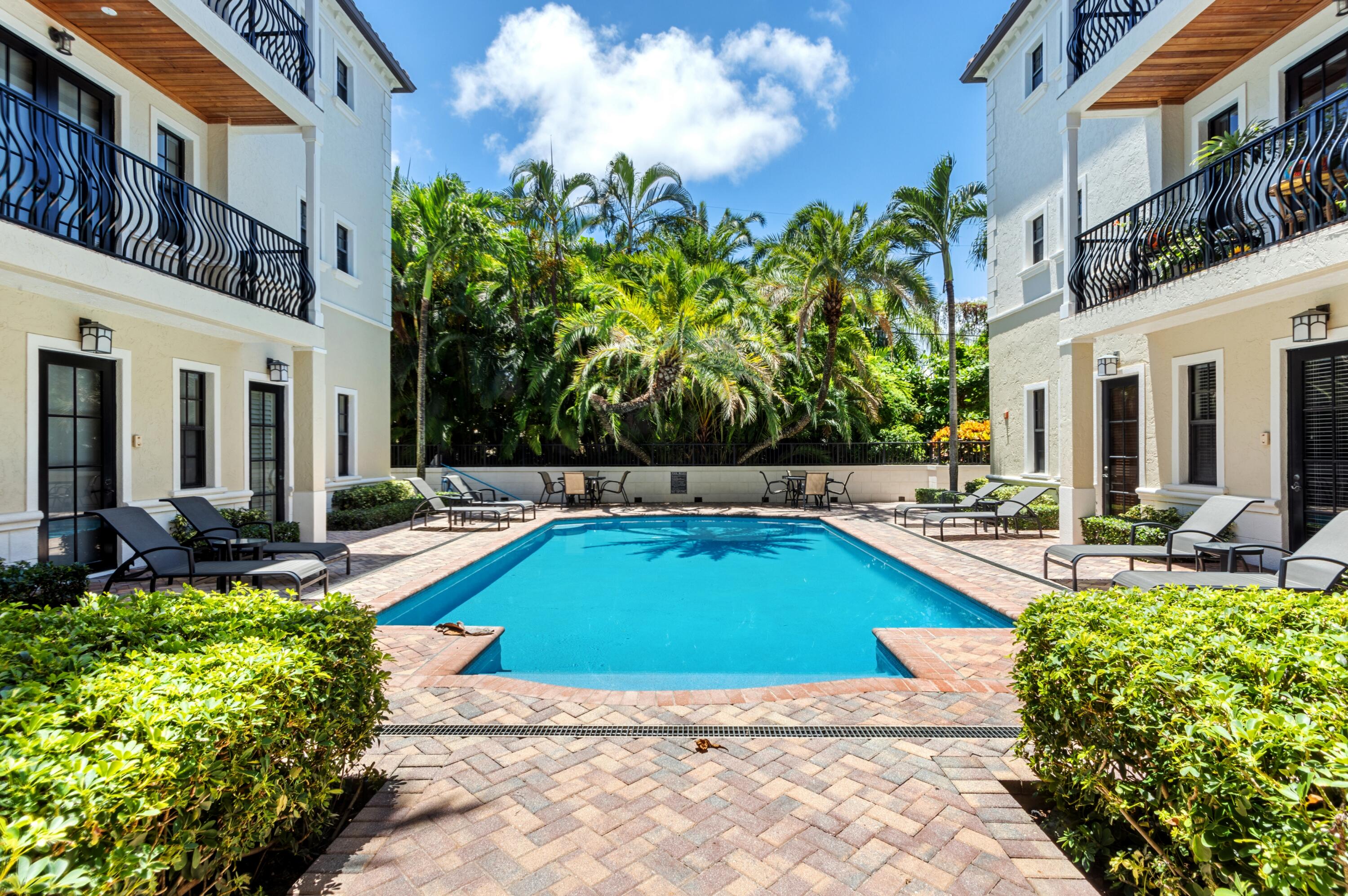 110 Gleason Street, Unit 202 Delray Beach, FL 33483 - Photo 22 of 40 mls_POOL_STRAIGHT