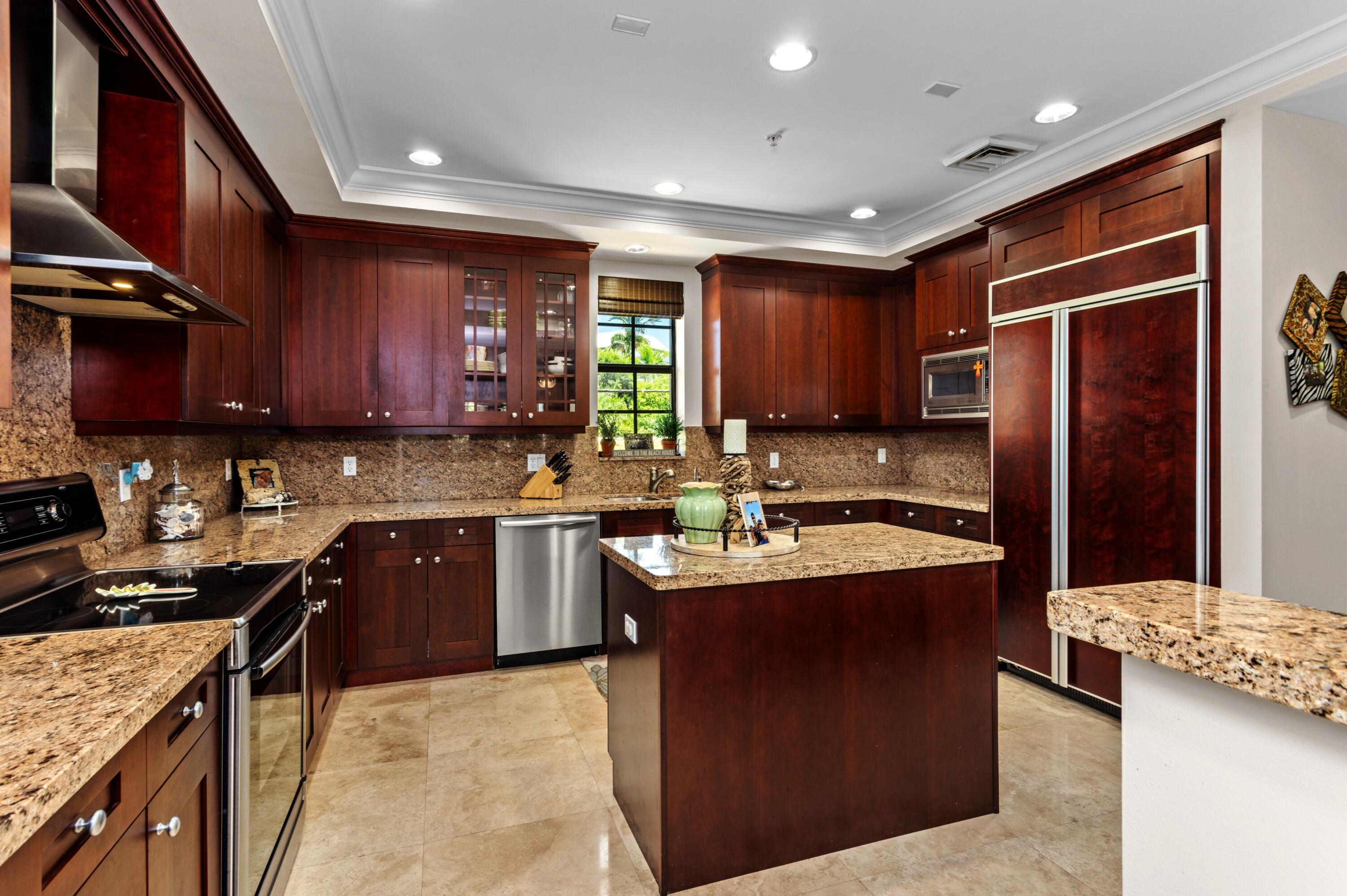 110 Gleason Street, Unit 202 Delray Beach, FL 33483 - Photo 8 of 40 mls_KITCHEN_LEFT
