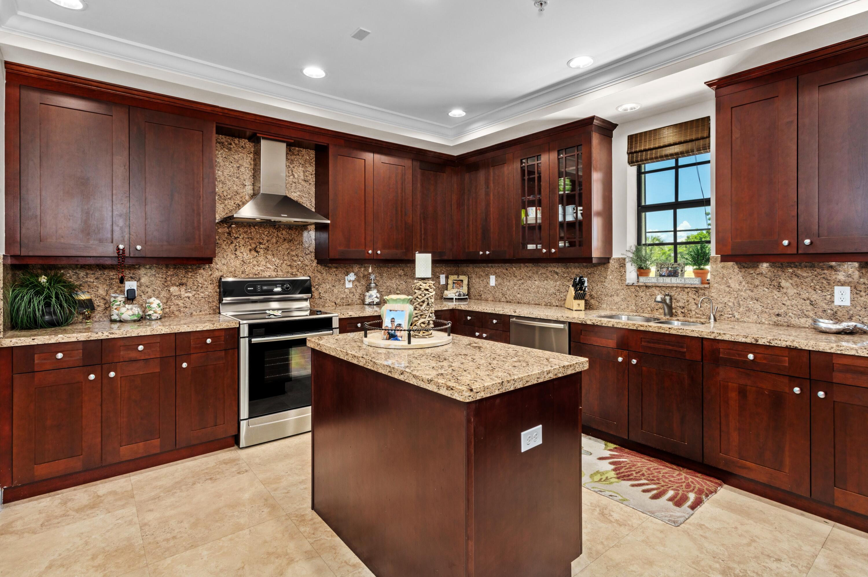 110 Gleason Street, Unit 202 Delray Beach, FL 33483 - Photo 9 of 40 mls_KITCHEN_RIGHT