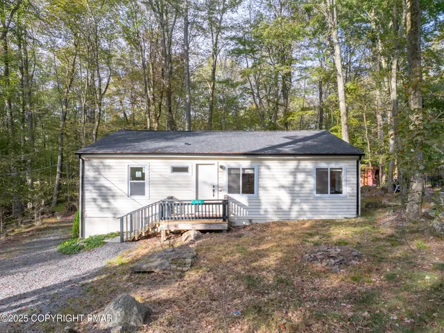 $315,000 | 113 Netcong Circle, Pocono Lake, PA 18347