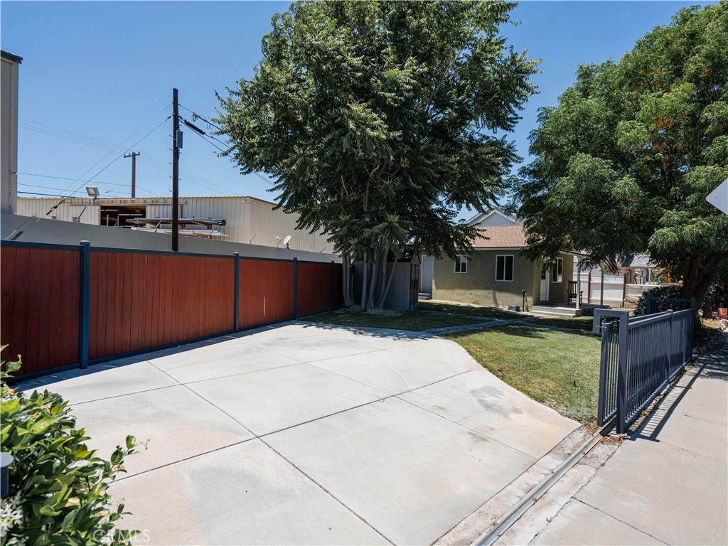 23947 Race Street Newhall, CA 91321 - Photo 12 of 14