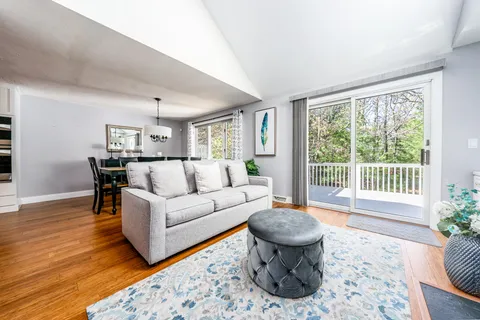 $579,000 | 21 Rolling Green Lane, Mashpee, MA 02649