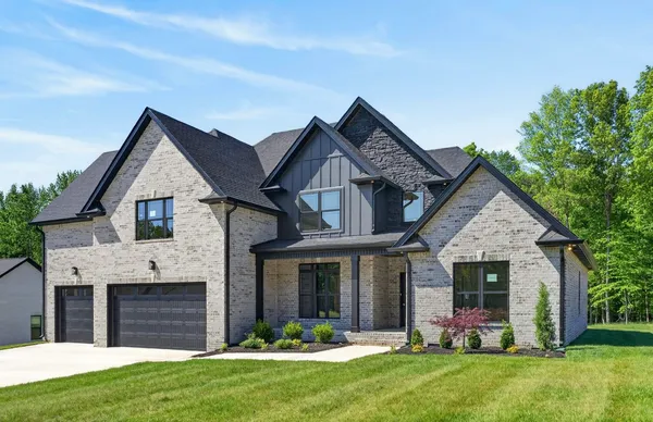 $704,500 | 1330 Reda Drive, Clarksville, TN 37042