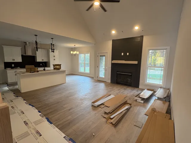 $704,500 | 1330 Reda Drive, Clarksville, TN 37042