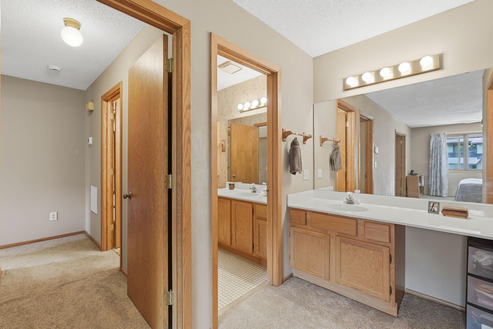 1589 Four Oaks Road Eagan, MN 55121 - Photo 12 of 31