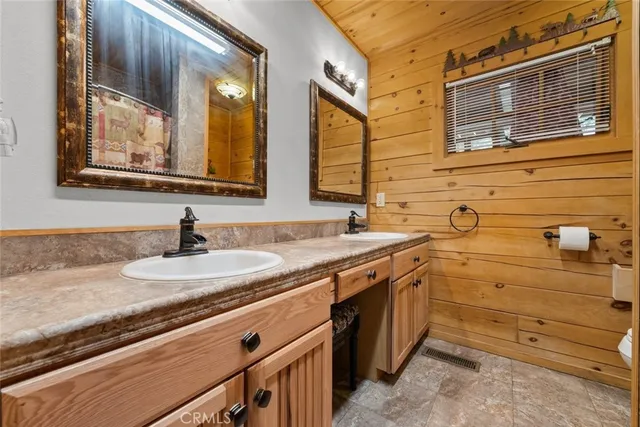 a view of a living room with furniture