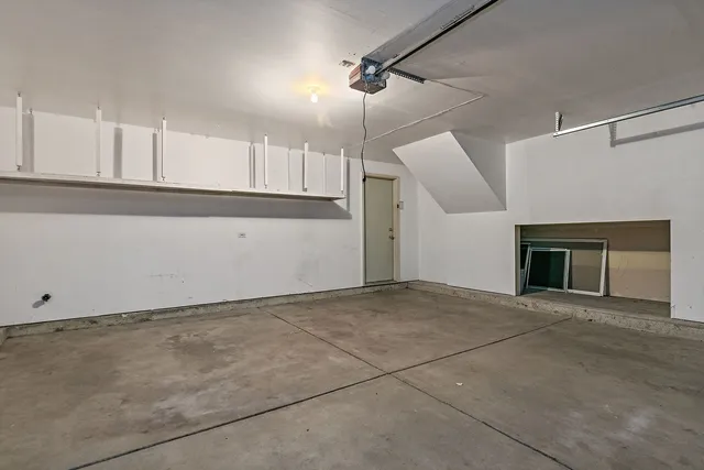 $309,000 | 71 Monarch Drive, Streamwood, IL 60107