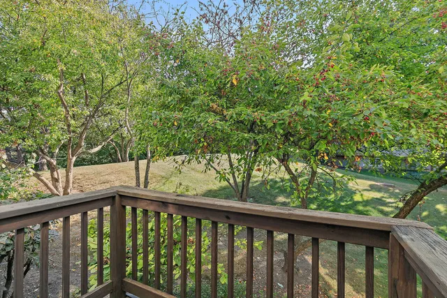 $309,000 | 71 Monarch Drive, Streamwood, IL 60107