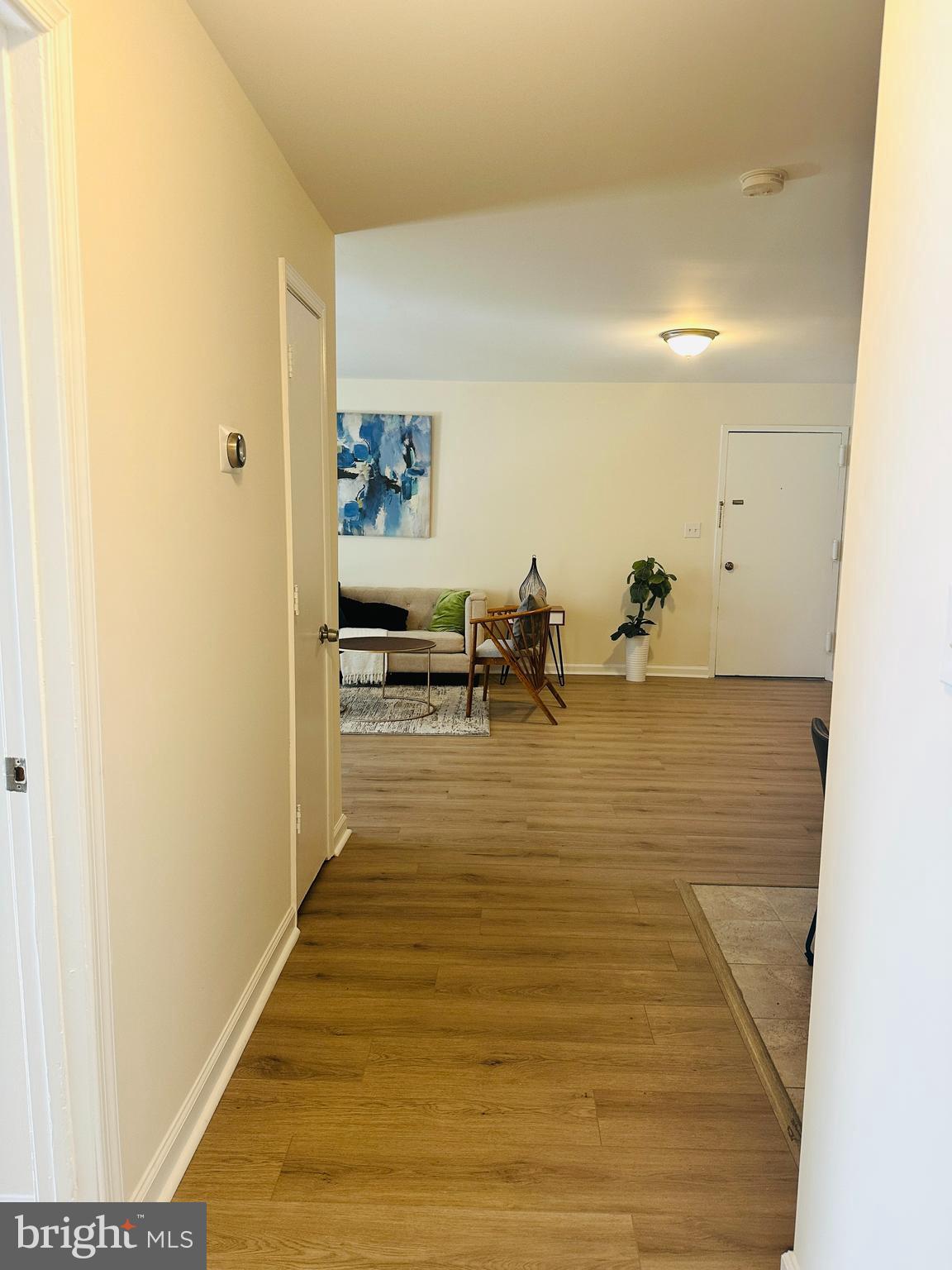 8312 Kingsgate Road, Unit 534 Springfield, VA 22152 - Photo 12 of 32 a view of a living room